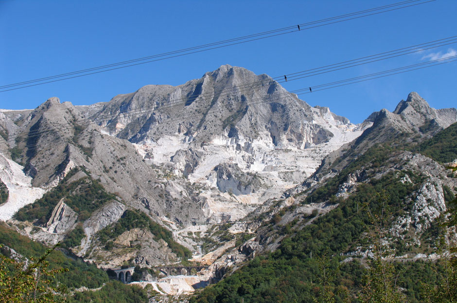 Bagno La Fenice tra Versilia e Alpi Apuane