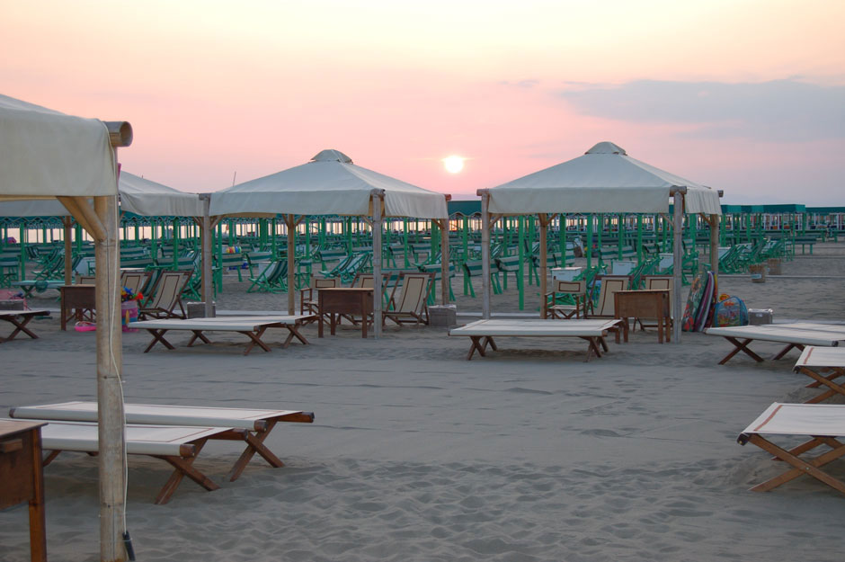 Bagno La Fenice tra Versilia e Alpi Apuane